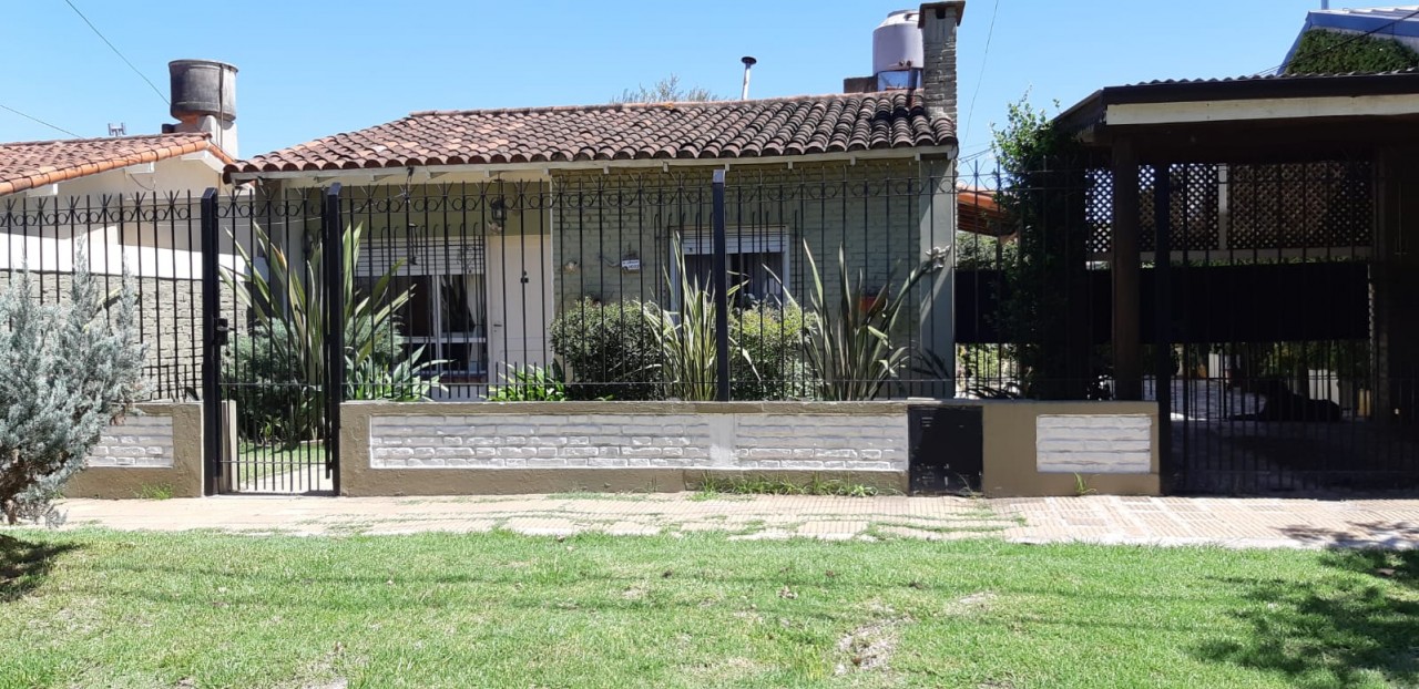 Chalet en  Bella Vista, con amplio terreno